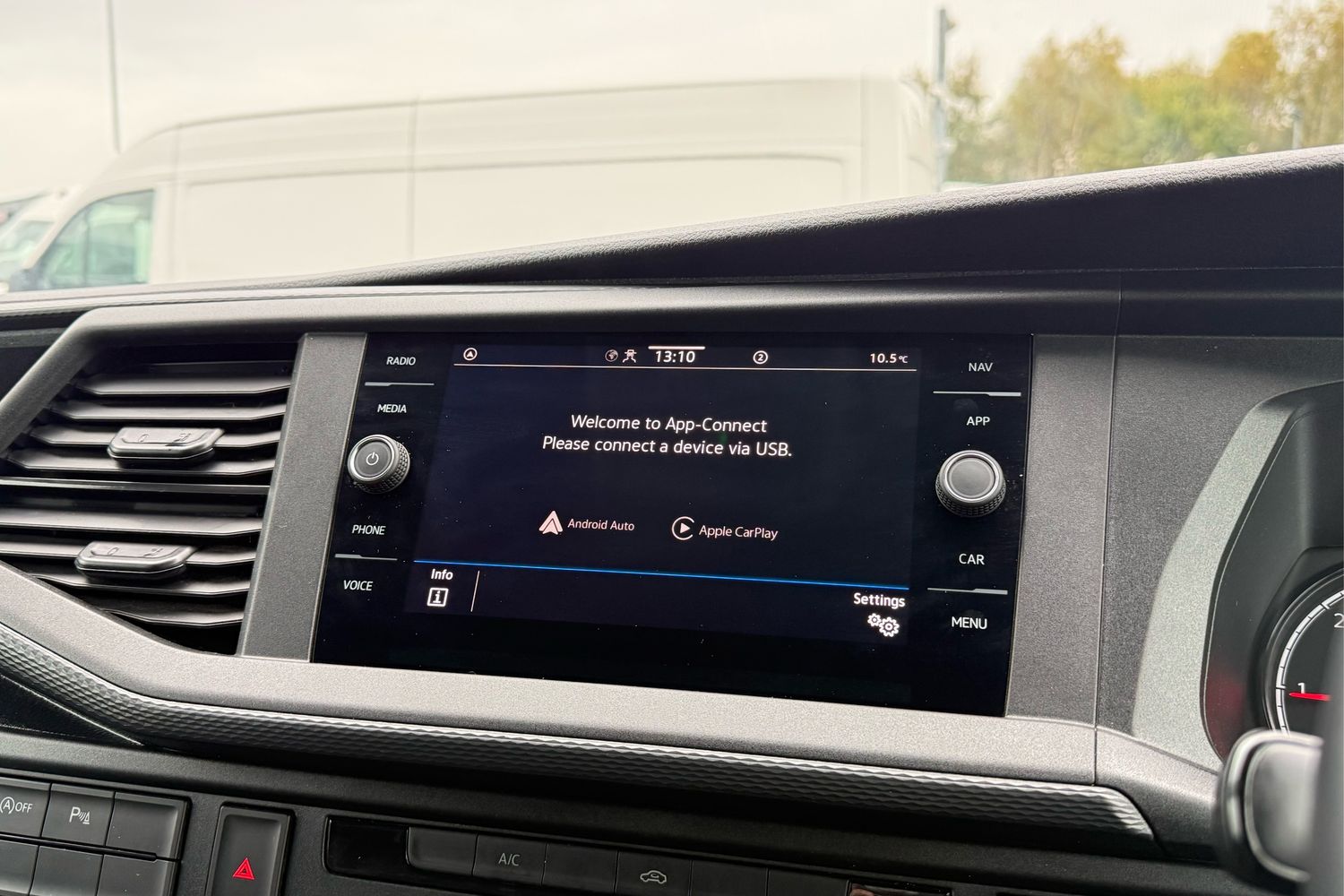 Used Volkswagen Transporter 2024 for sale - 77037326: Photo 51