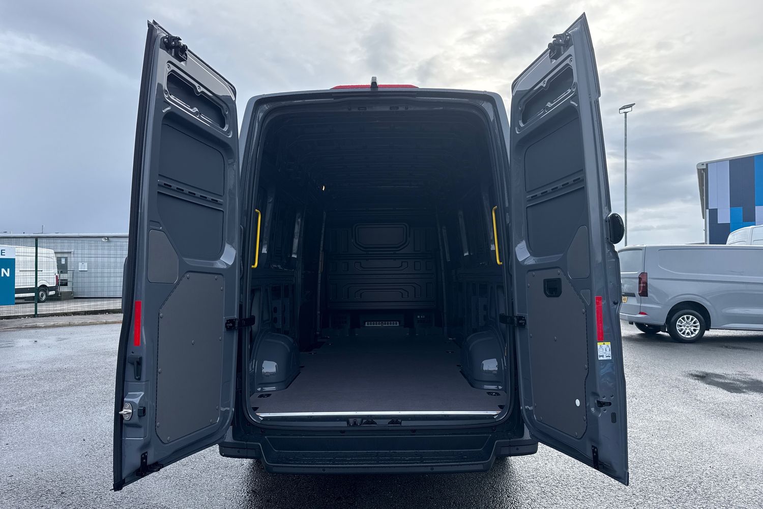 Used Volkswagen Crafter 2025 for sale - 77101151: Photo 6