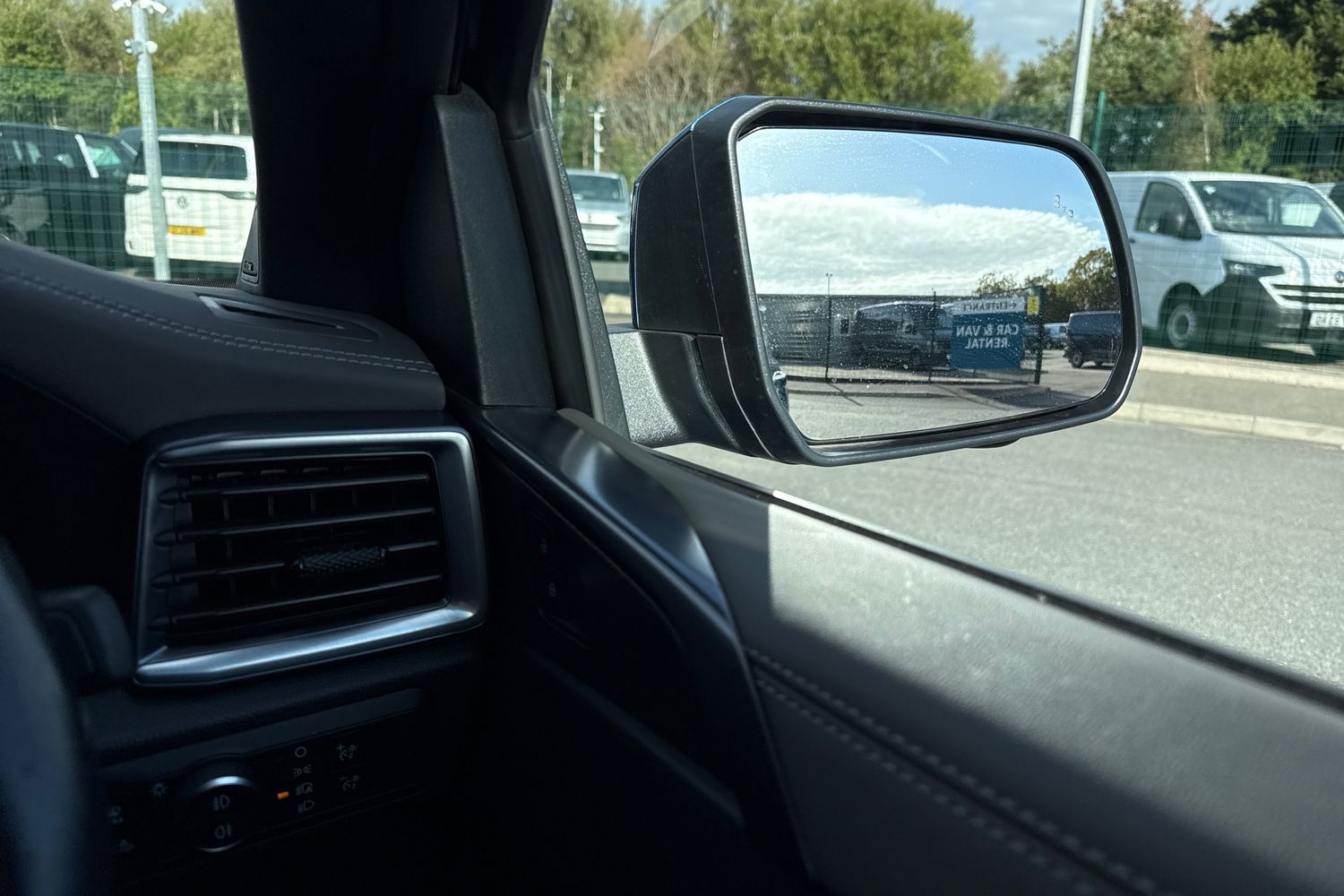 Used Volkswagen Amarok 2024 for sale - 76718532: Photo 21