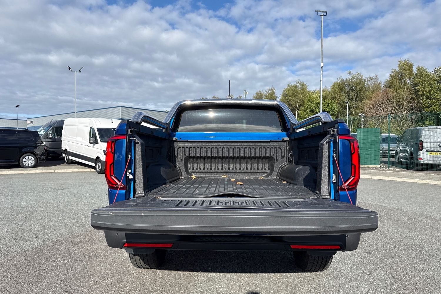 Used Volkswagen Amarok 2024 for sale - 76718532: Photo 7