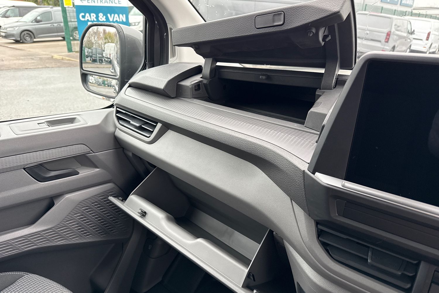 Used Volkswagen Transporter 2025 for sale - 77014029: Photo 32