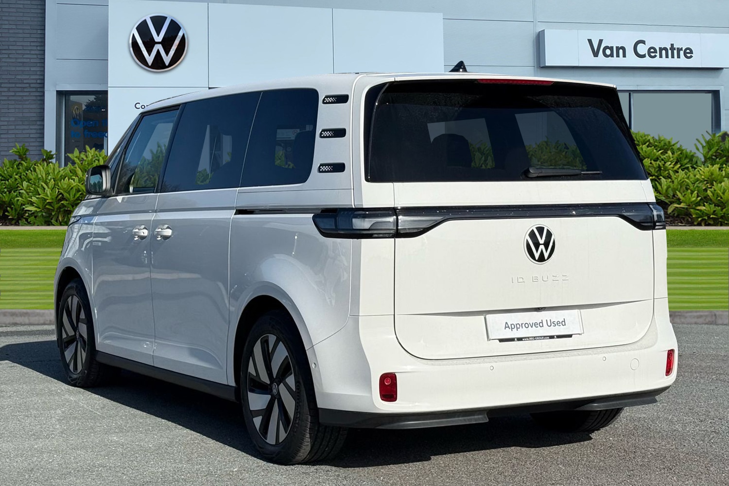 Used Volkswagen ID.Buzz 2023 for sale - 77742257: Photo 2