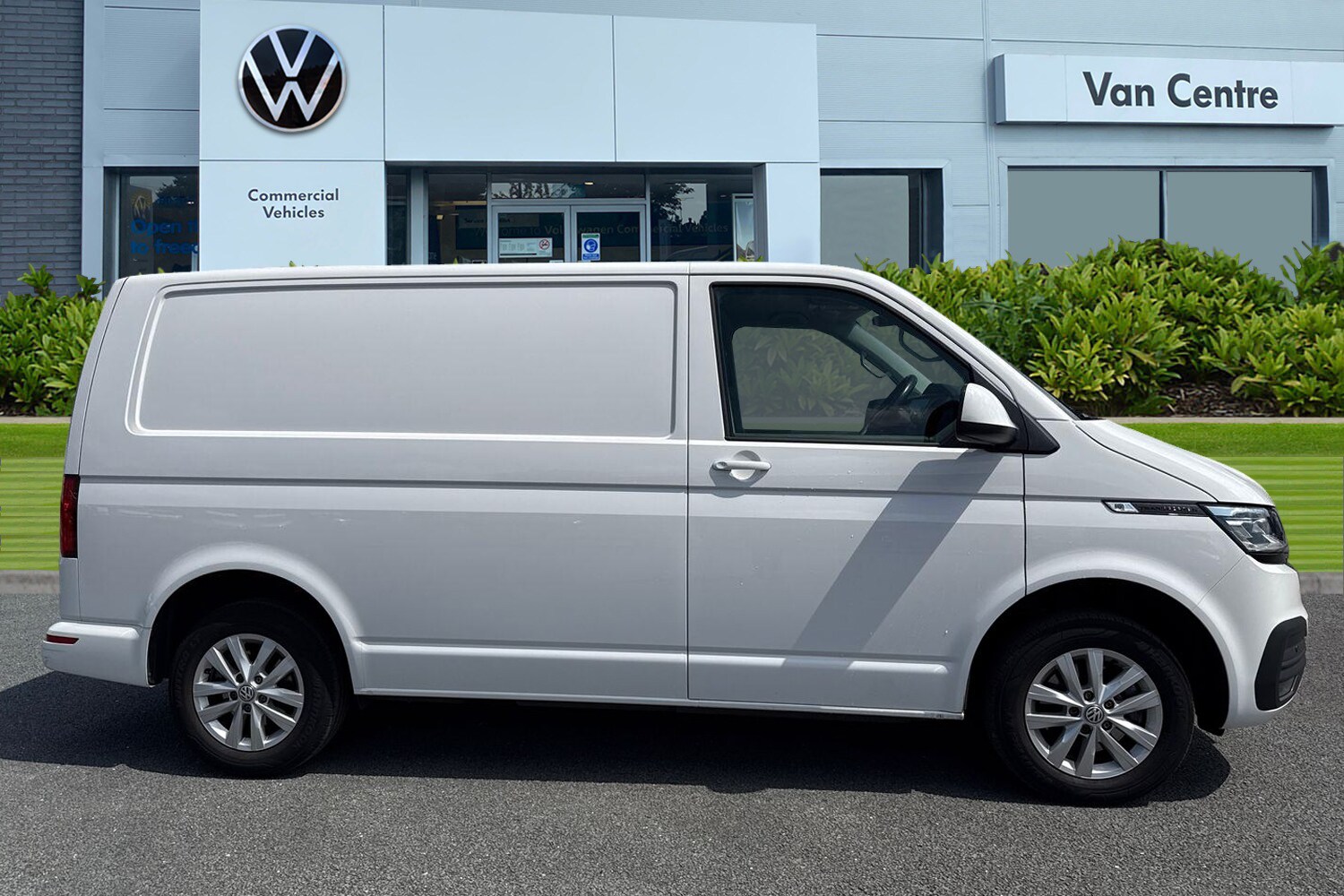 Used Volkswagen Transporter 2024 for sale - 77742195: Photo 3