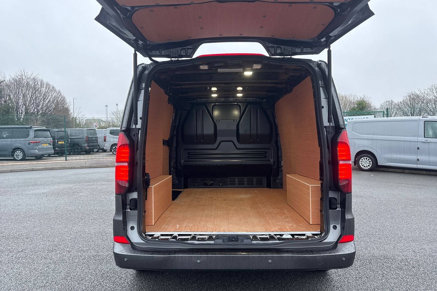 Used Volkswagen Transporter 2025 for sale - 77257696: Photo 7