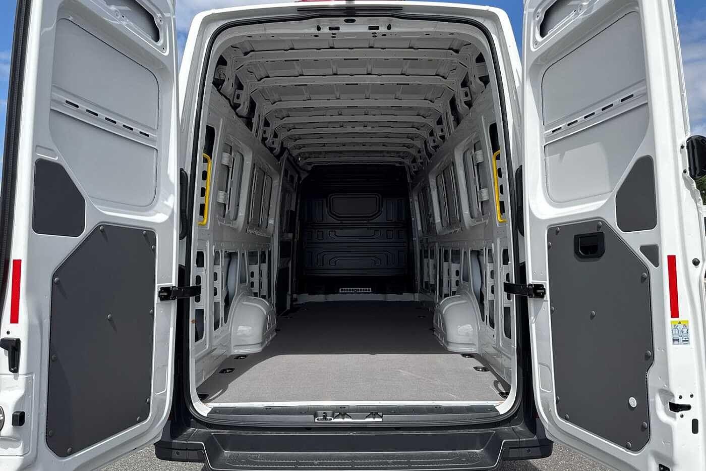 Used Volkswagen Crafter 2025 for sale - 77059338: Photo 9