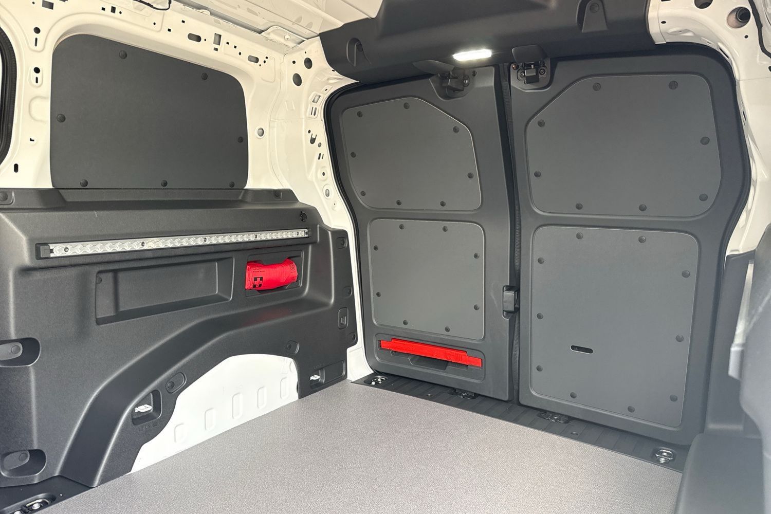 Used Volkswagen ID. Buzz Cargo 2025 for sale - 77037388: Photo 18