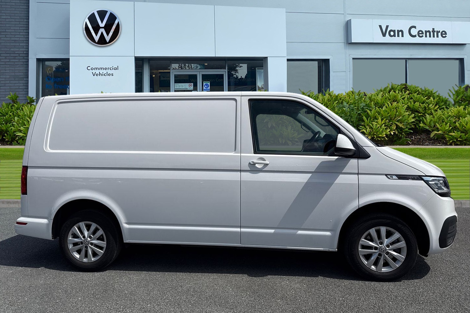 Used Volkswagen Transporter 2024 for sale - 77628615: Photo 3
