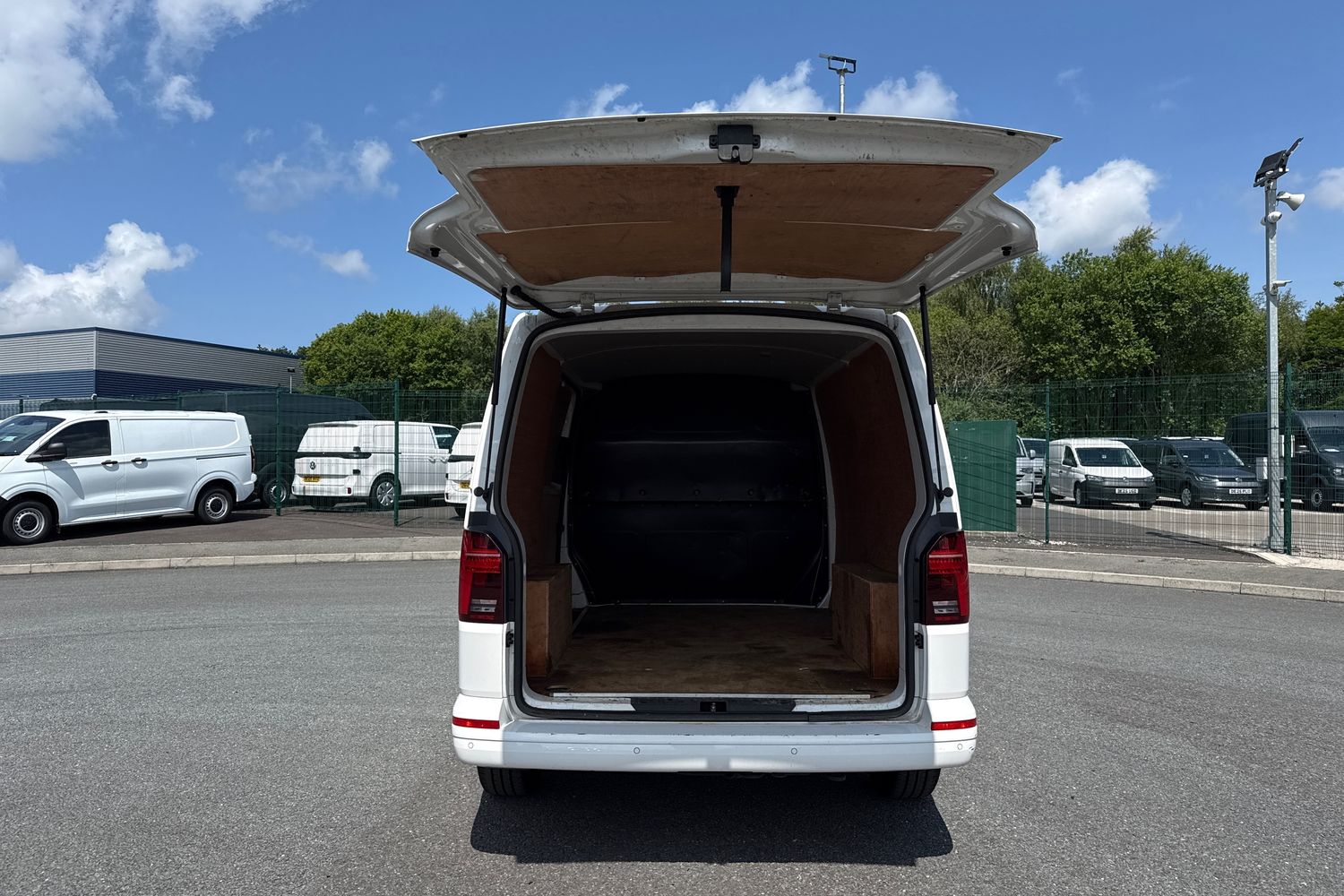 Used Volkswagen Transporter 2024 for sale - 77628615: Photo 7