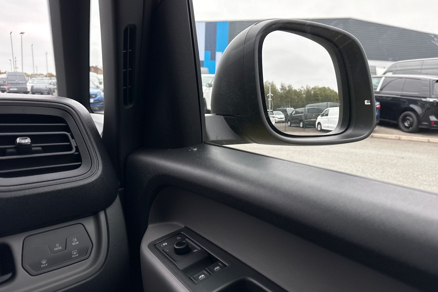 Used Volkswagen ID. Buzz Cargo 2025 for sale - 77014035: Photo 20