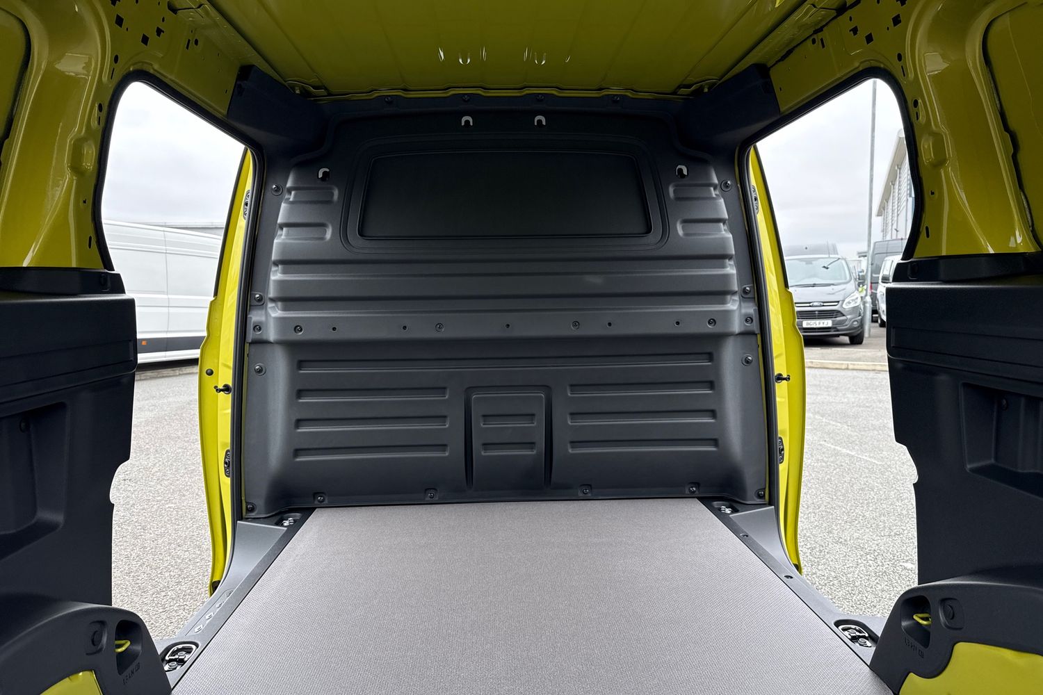 Used Volkswagen ID. Buzz Cargo 2025 for sale - 77014035: Photo 32