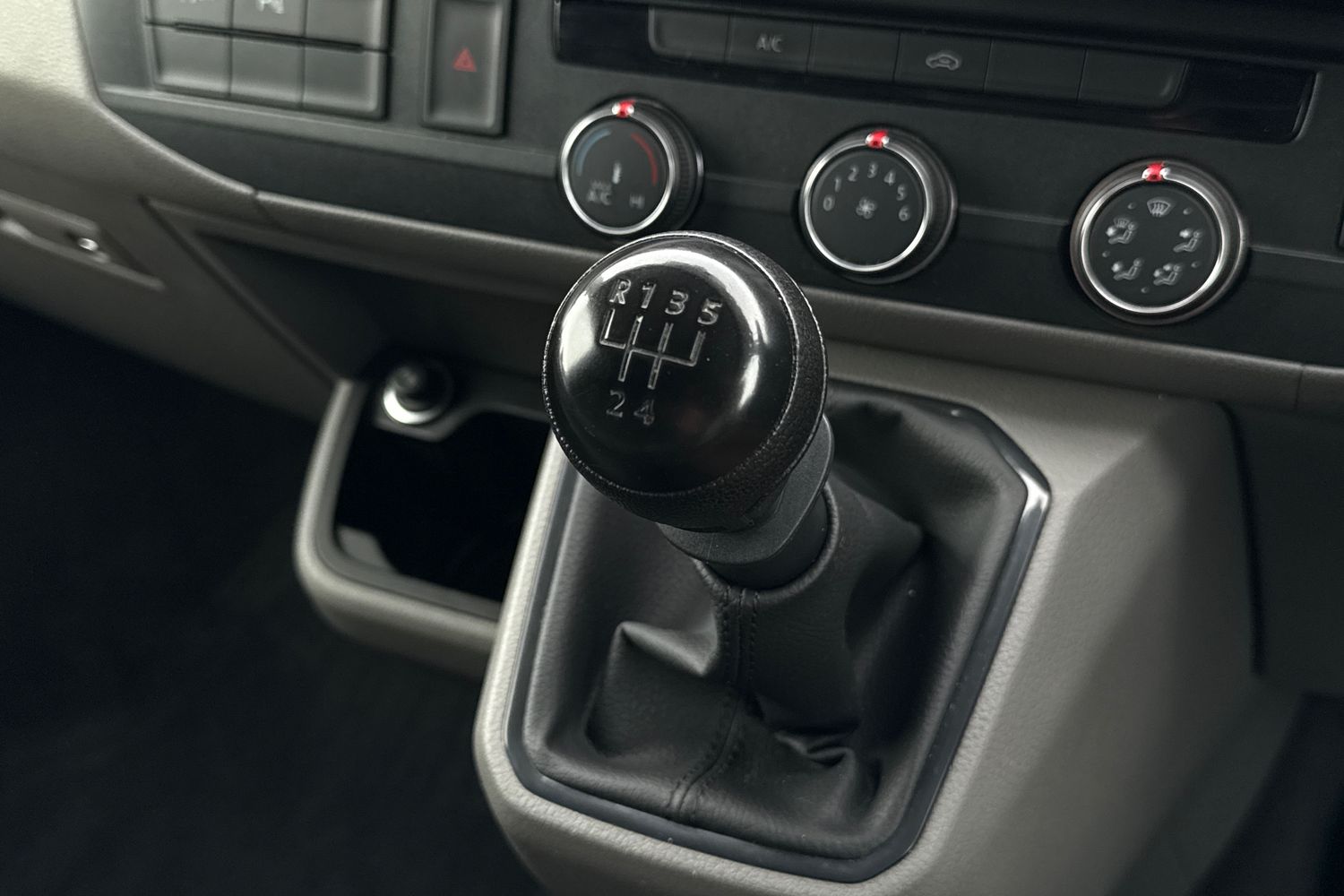 Used Volkswagen Transporter 2024 for sale - 76739593: Photo 23