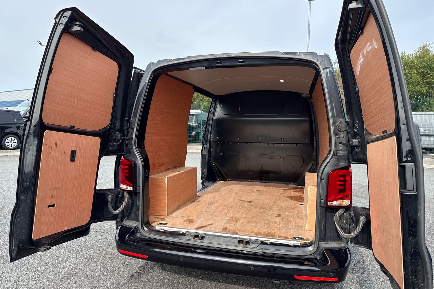 Used Volkswagen Transporter 2024 for sale - 76739593: Photo 33