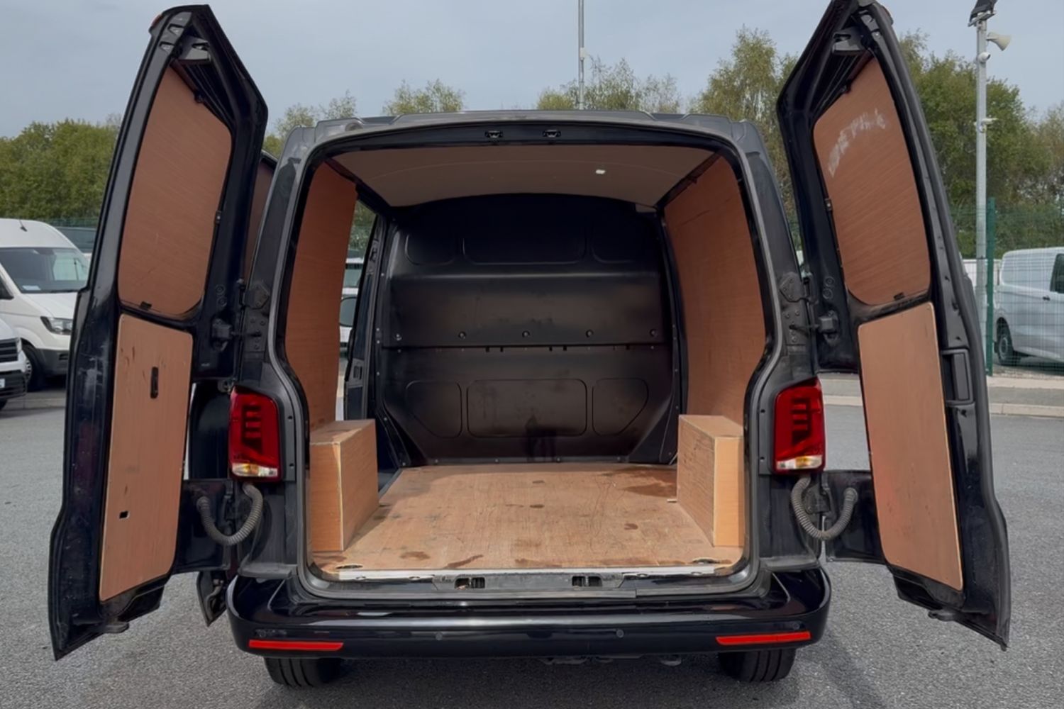 Used Volkswagen Transporter 2024 for sale - 76739593: Photo 7