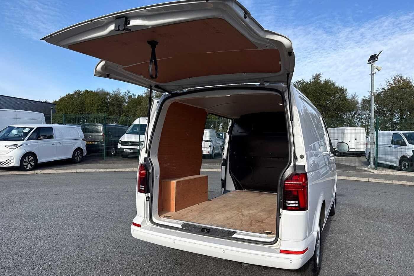 Used Volkswagen Transporter 2024 for sale - 76847890: Photo 29