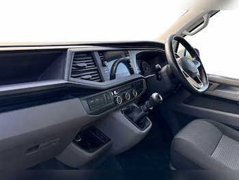 Used Volkswagen Transporter 2024 for sale - 76847890: Photo