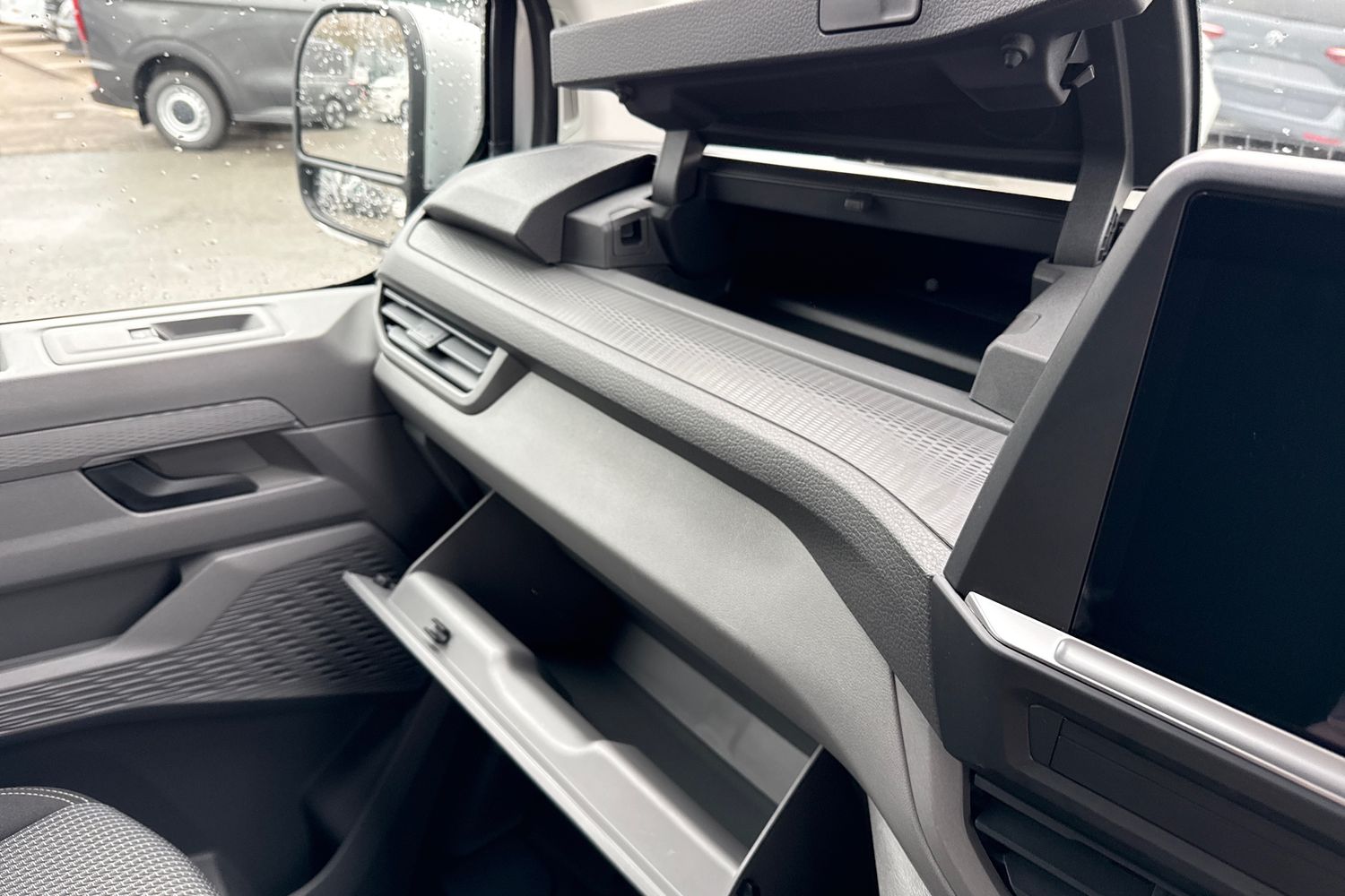 Used Volkswagen Transporter 2025 for sale - 77390284: Photo 33