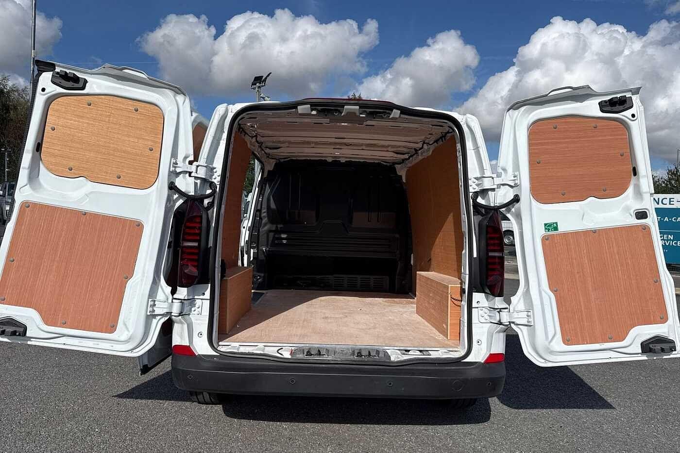 Used Volkswagen Transporter 2025 for sale - 76629960: Photo 9