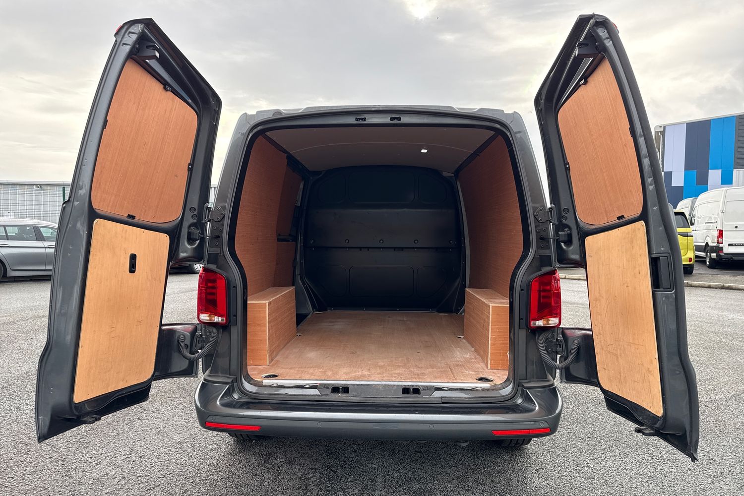 Used Volkswagen Transporter 2024 for sale - 77058359: Photo 7