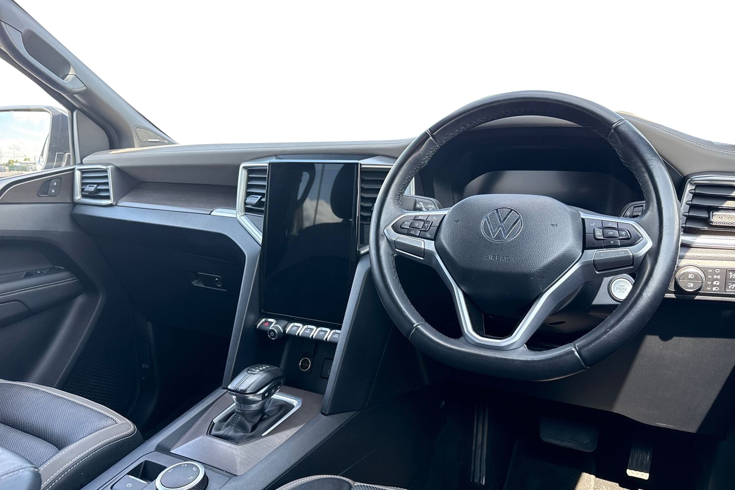 Used Volkswagen Amarok 2024 for sale - 76520103: Photo 13