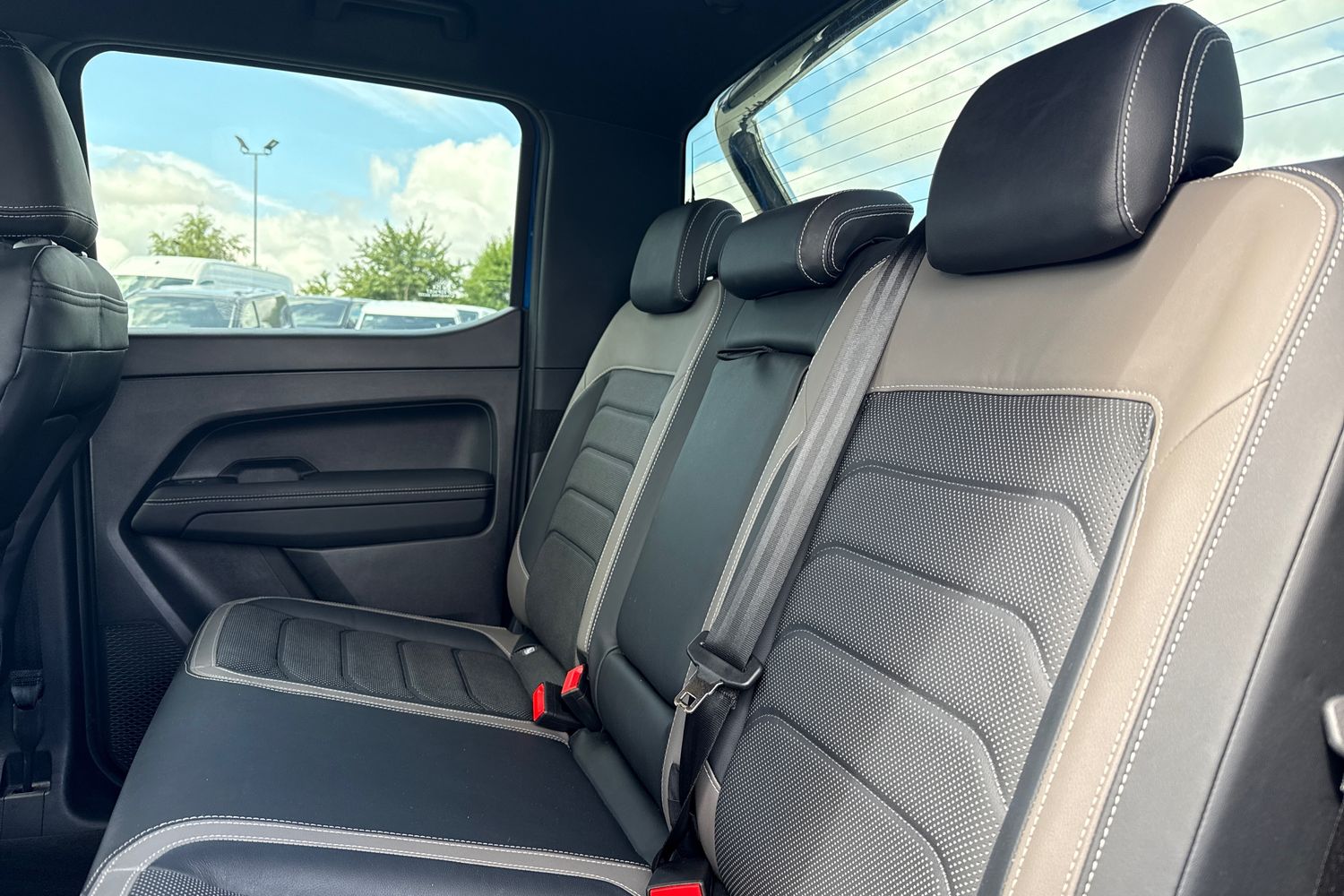 Used Volkswagen Amarok 2024 for sale - 76520103: Photo 18