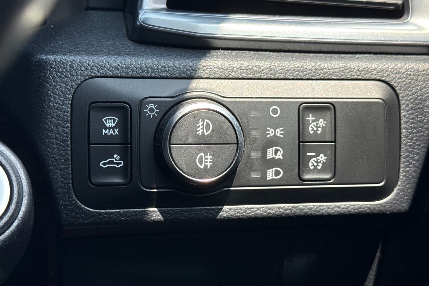 Used Volkswagen Amarok 2024 for sale - 76520103: Photo 36