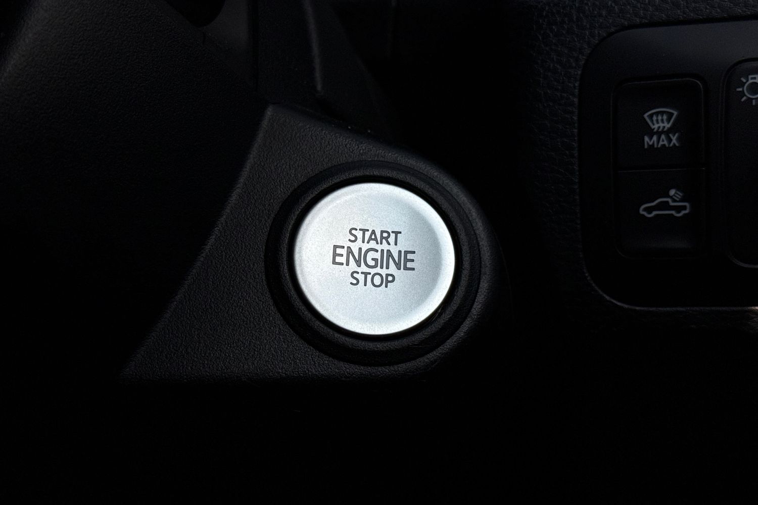 Used Volkswagen Amarok 2024 for sale - 76520103: Photo 37