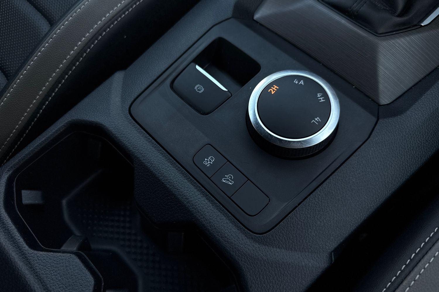 Used Volkswagen Amarok 2024 for sale - 76520103: Photo 42