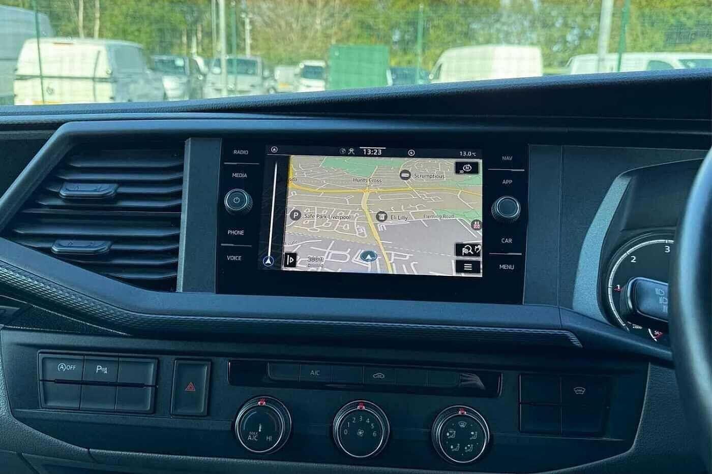 Used Volkswagen Transporter 2024 for sale - 77211544: Photo 45