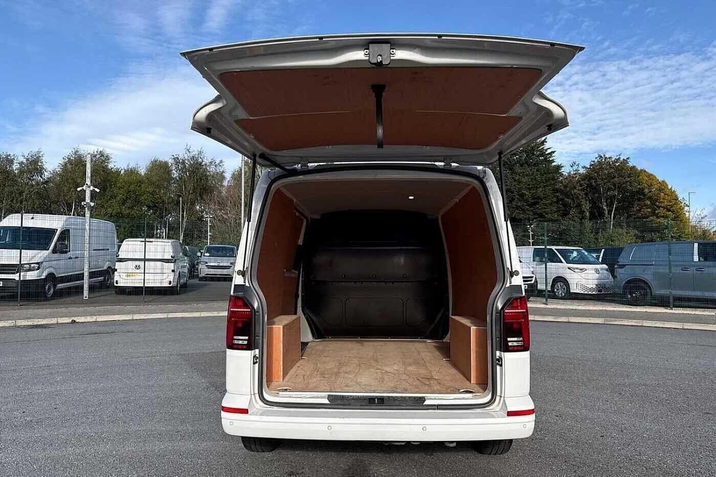 Used Volkswagen Transporter 2024 for sale - 77211544: Photo 9