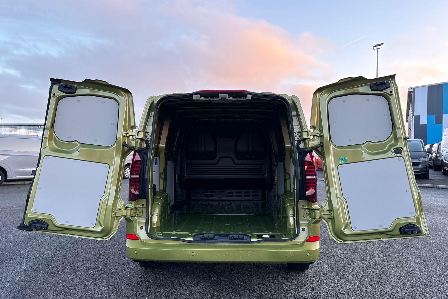 Used Volkswagen Transporter 2026 for sale - 77262554: Photo 6