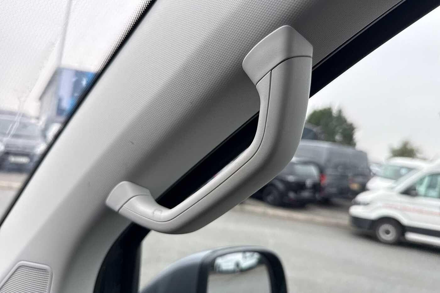 Used Volkswagen Transporter 2024 for sale - 76617122: Photo 38