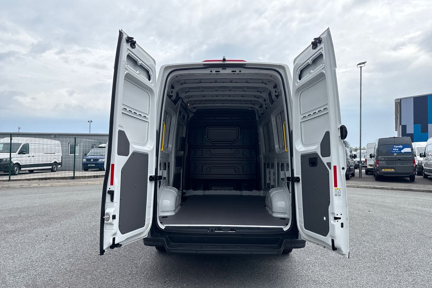 Used Volkswagen Crafter 2025 for sale - 76469337: Photo 6