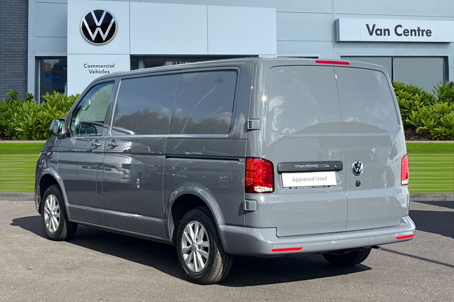 Used Volkswagen Transporter 2024 for sale - 76520038: Photo 2
