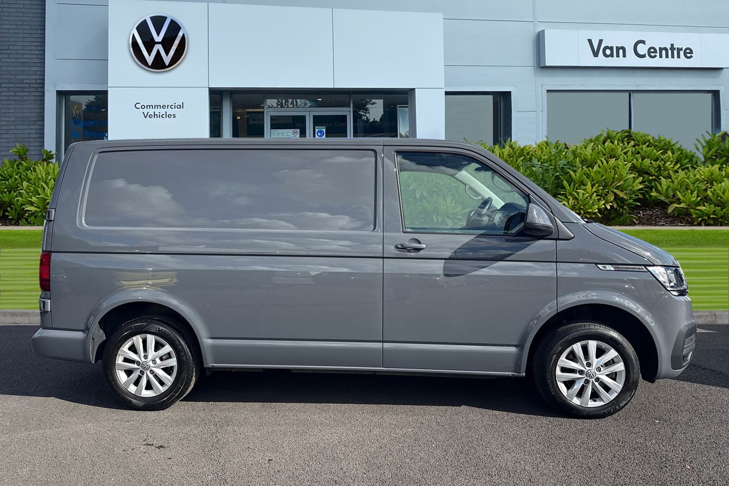 Used Volkswagen Transporter 2024 for sale - 76520038: Photo 3
