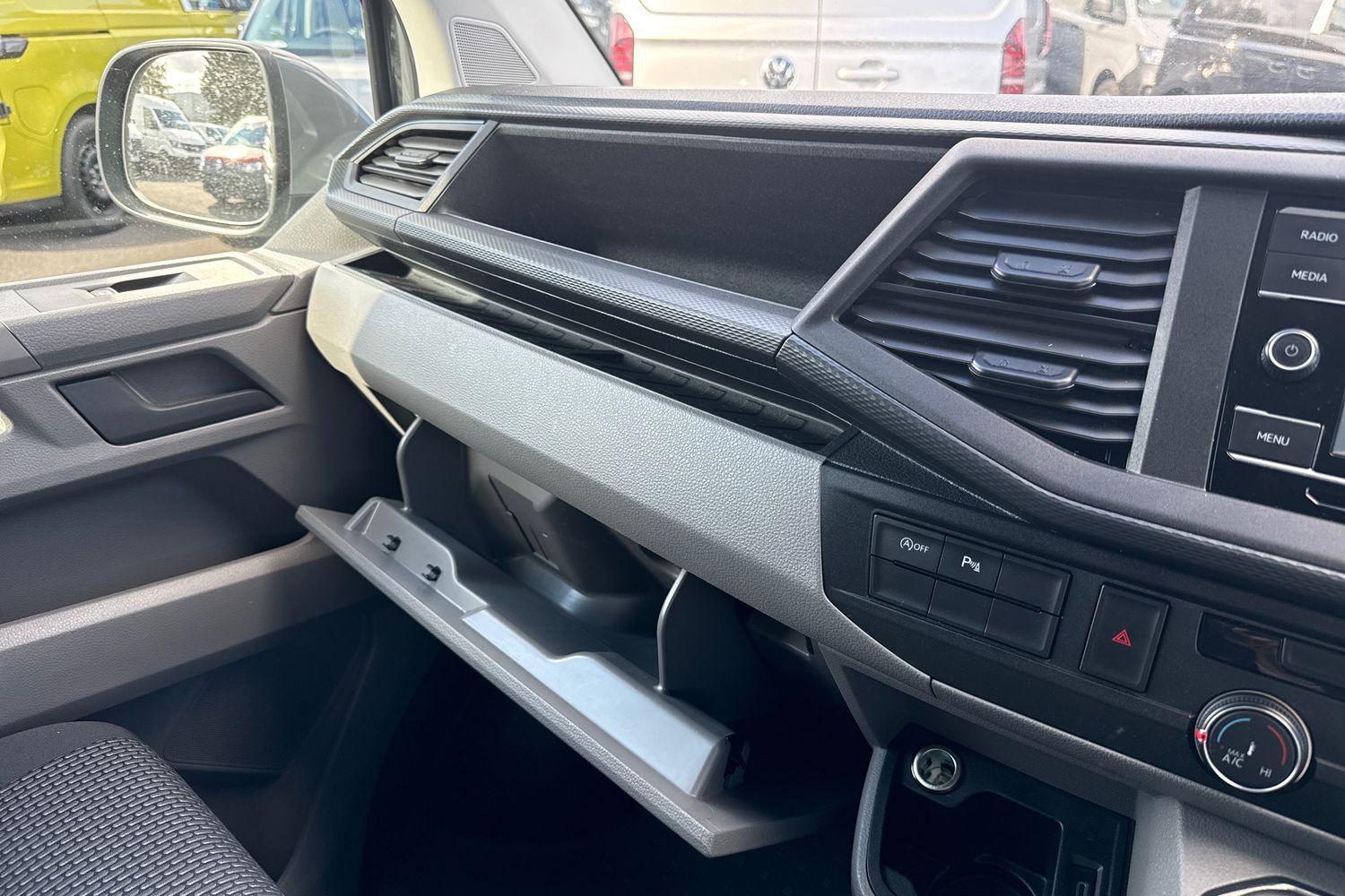 Used Volkswagen Transporter 2024 for sale - 76520038: Photo 35