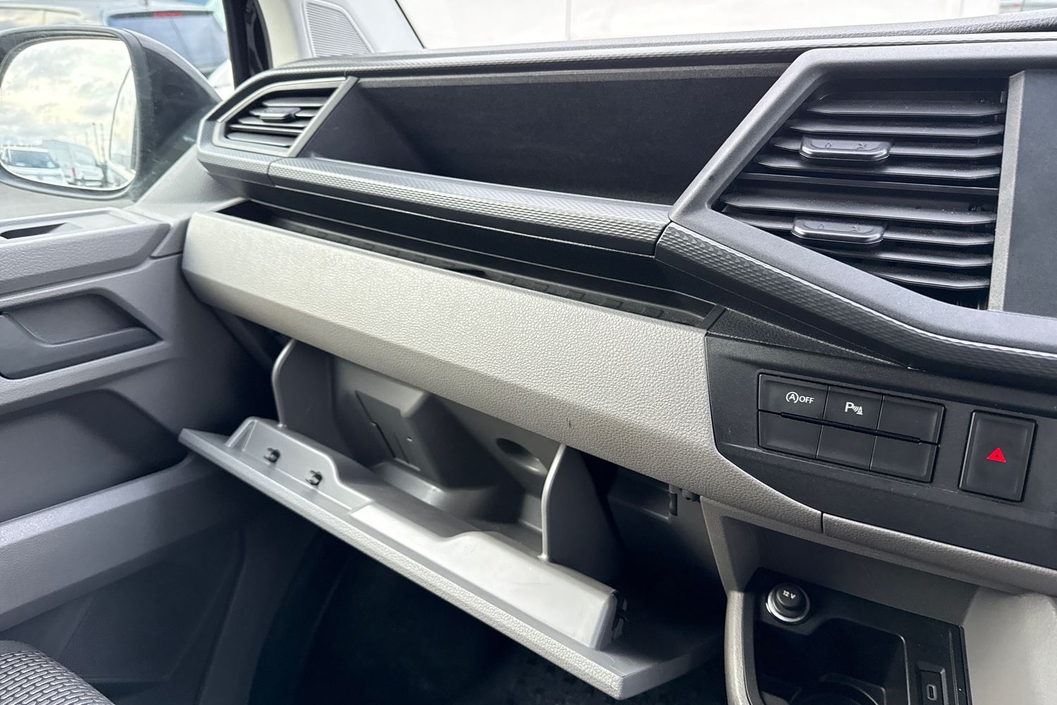 Used Volkswagen Transporter 2024 for sale - 77686815: Photo 35