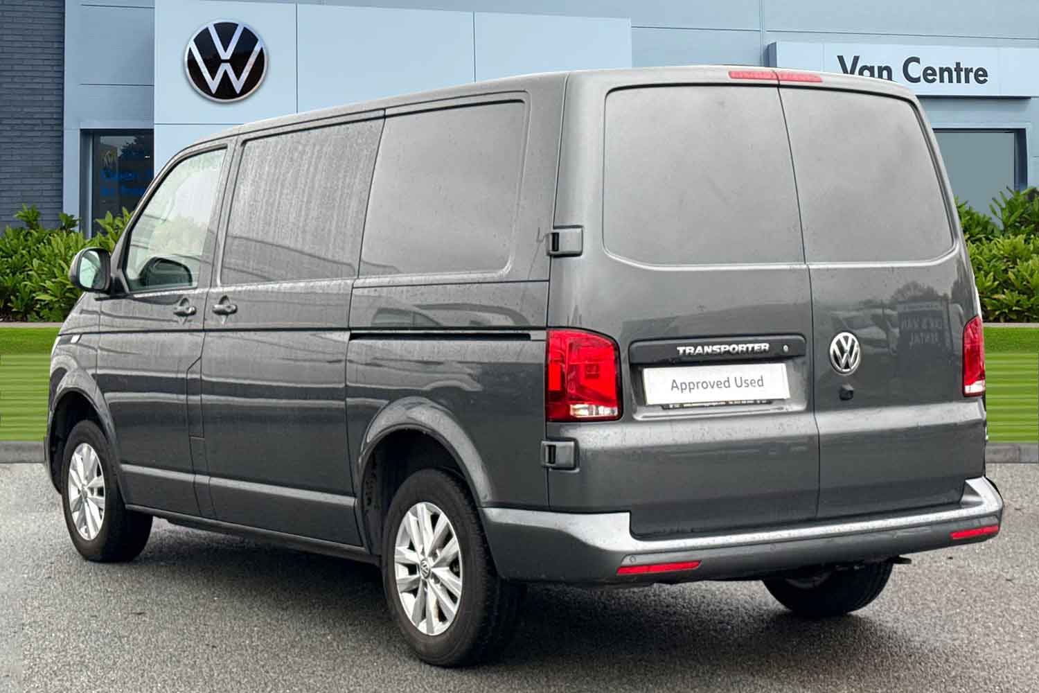 Used Volkswagen Transporter 2024 for sale - 76564700: Photo 2