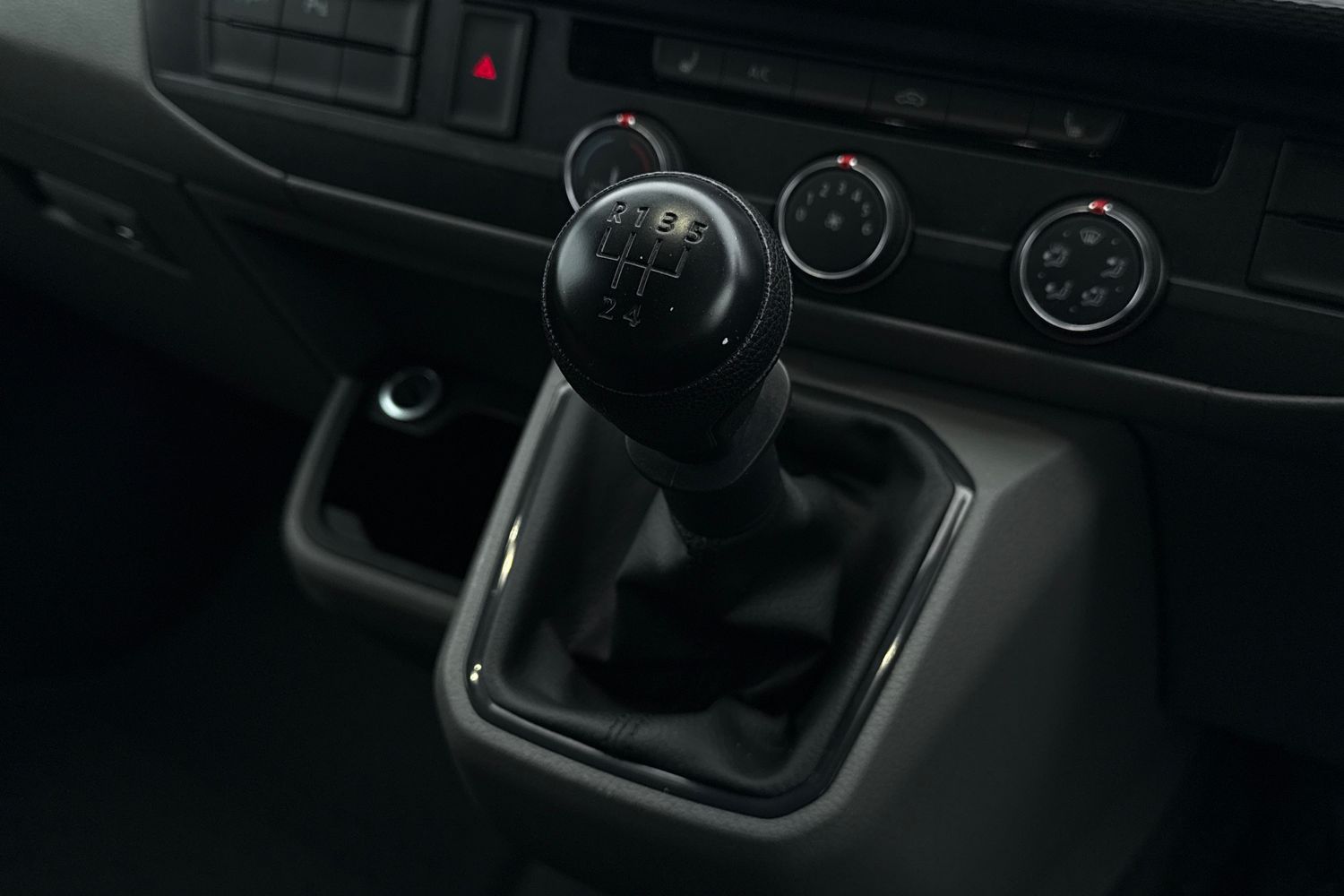 Used Volkswagen Transporter 2024 for sale - 76564700: Photo 22