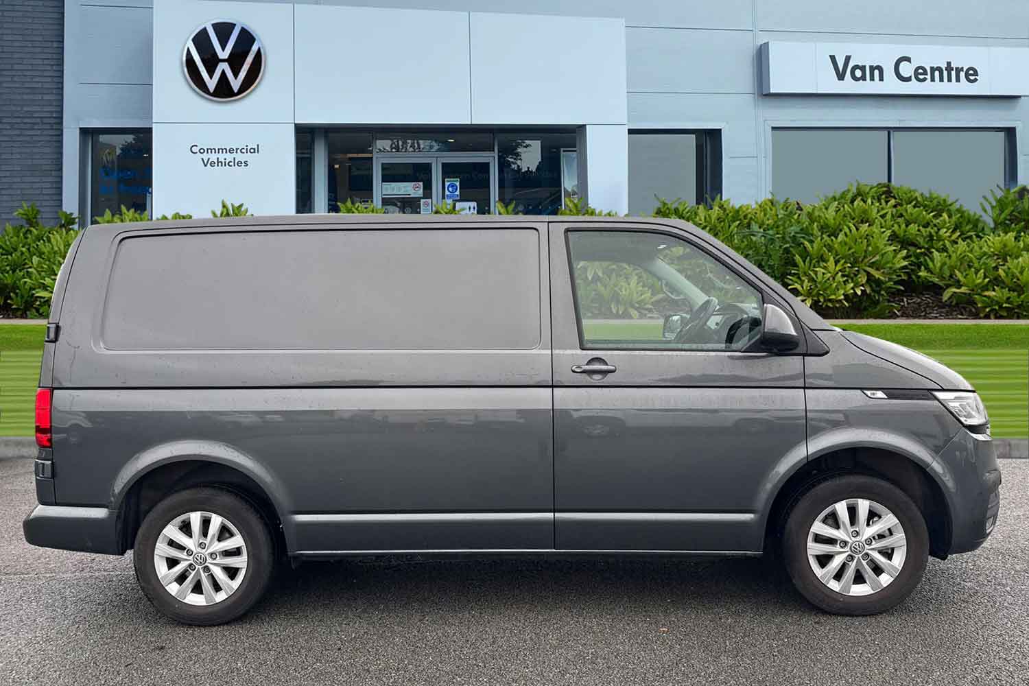 Used Volkswagen Transporter 2024 for sale - 76564700: Photo 3