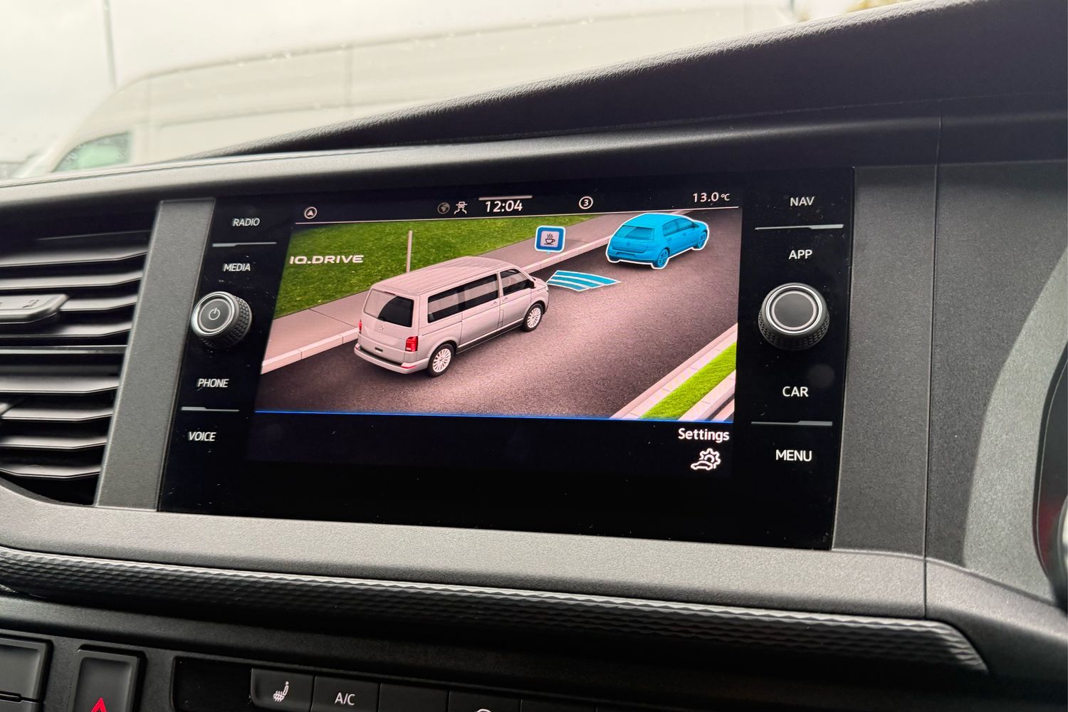 Used Volkswagen Transporter 2024 for sale - 76564700: Photo 51