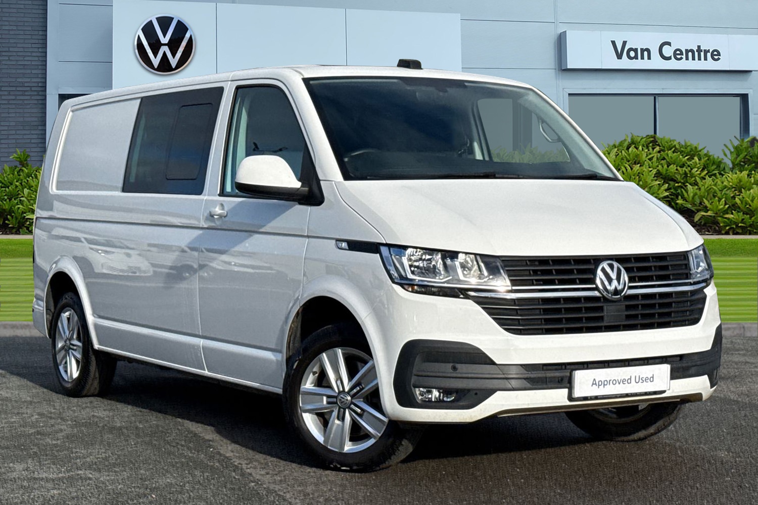 Used Volkswagen Transporter 2024 for sale - 76368650: Photo 1