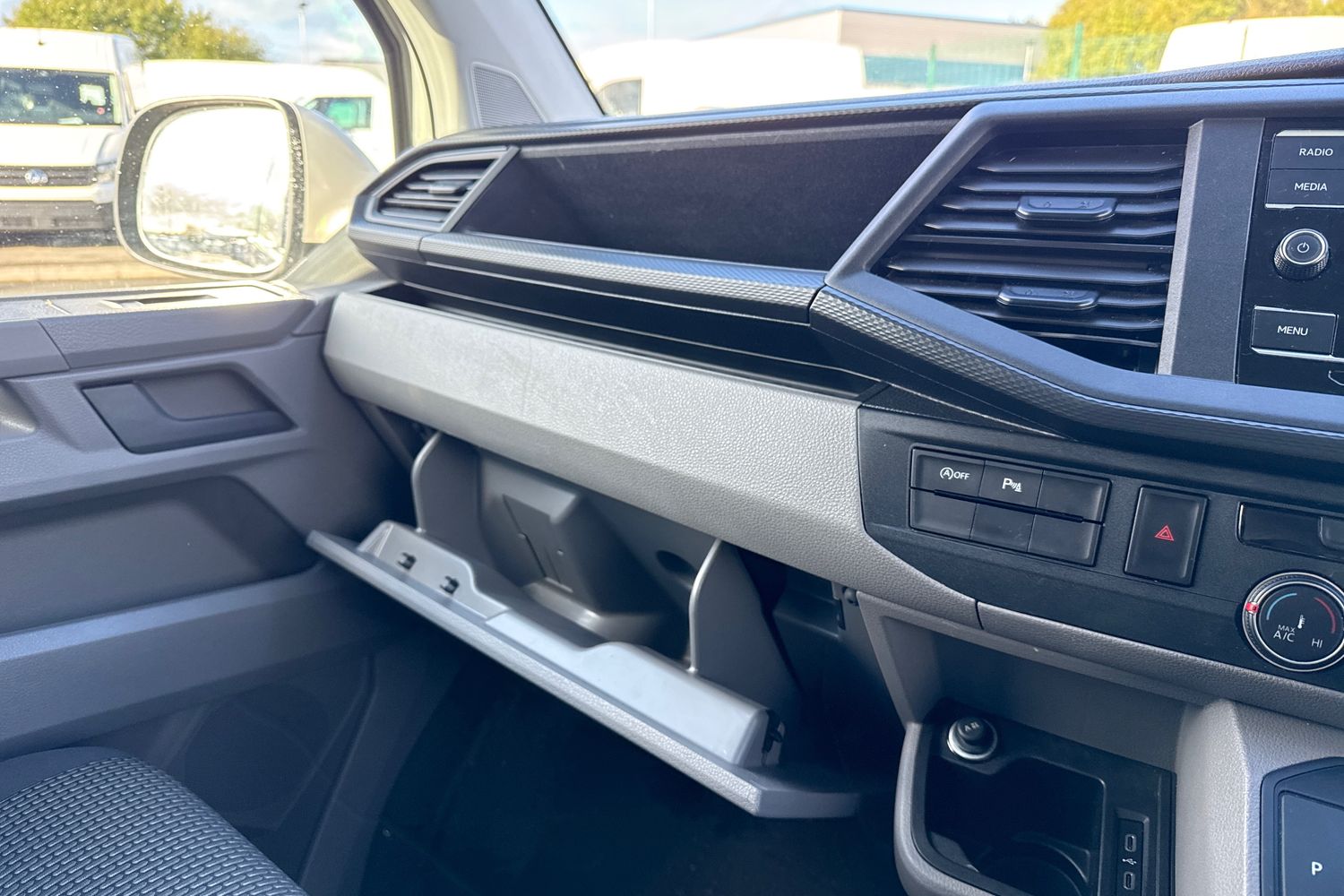 Used Volkswagen Transporter 2024 for sale - 76368650: Photo 33