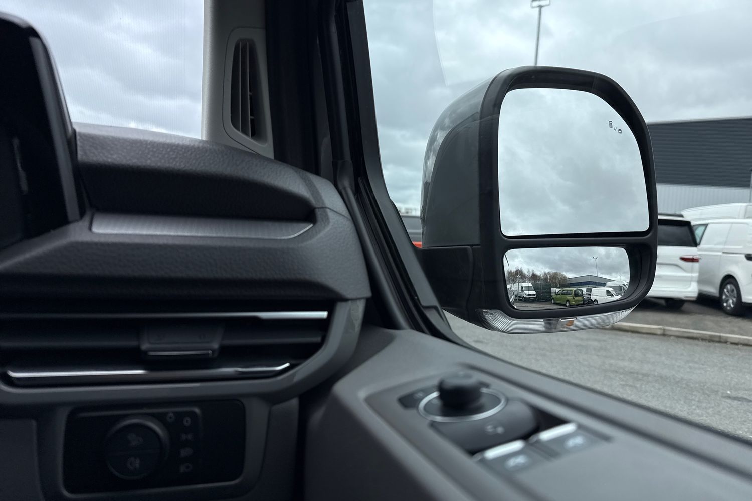 Used Volkswagen Transporter 2025 for sale - 77888904: Photo 21