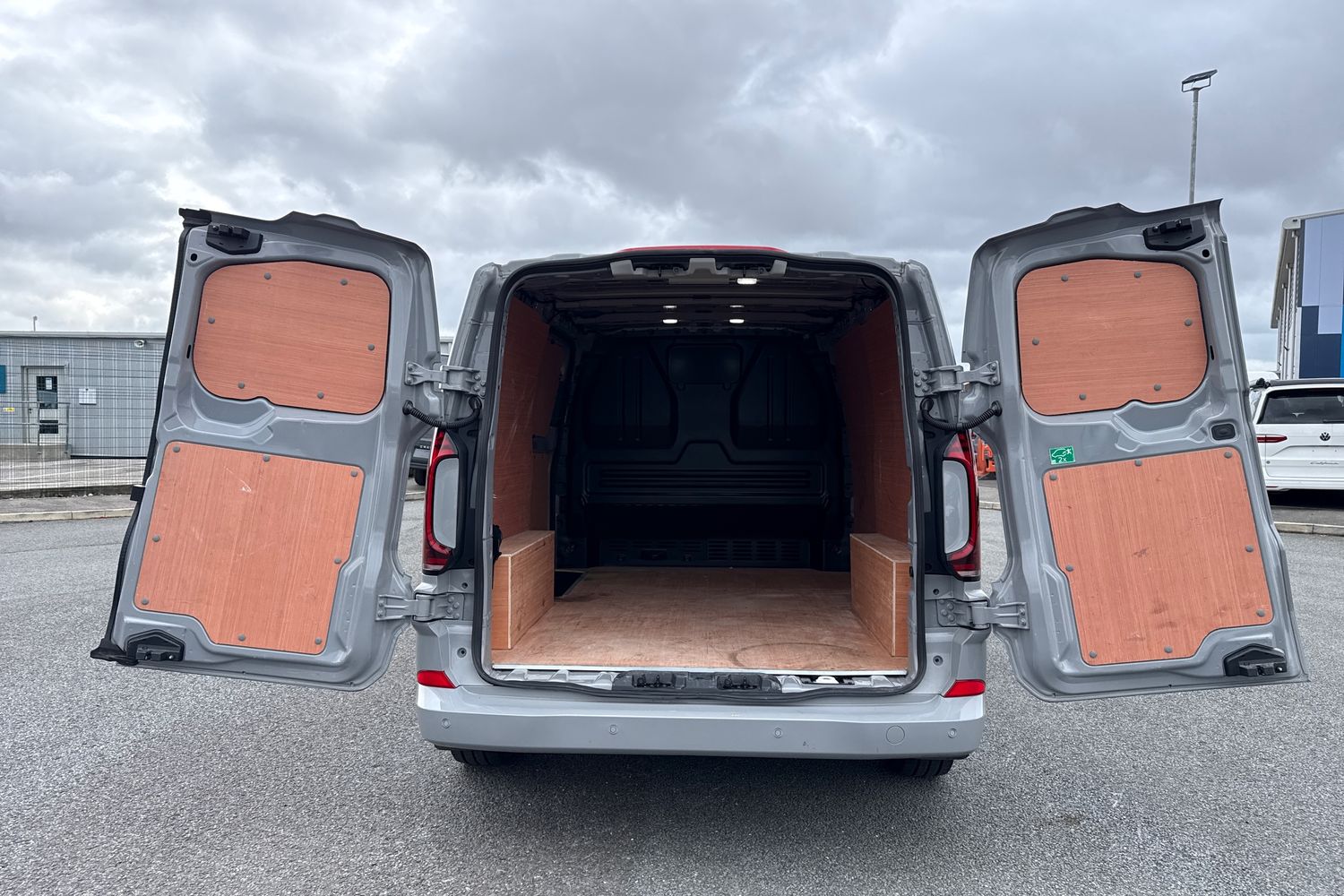 Used Volkswagen Transporter 2025 for sale - 77888904: Photo 7