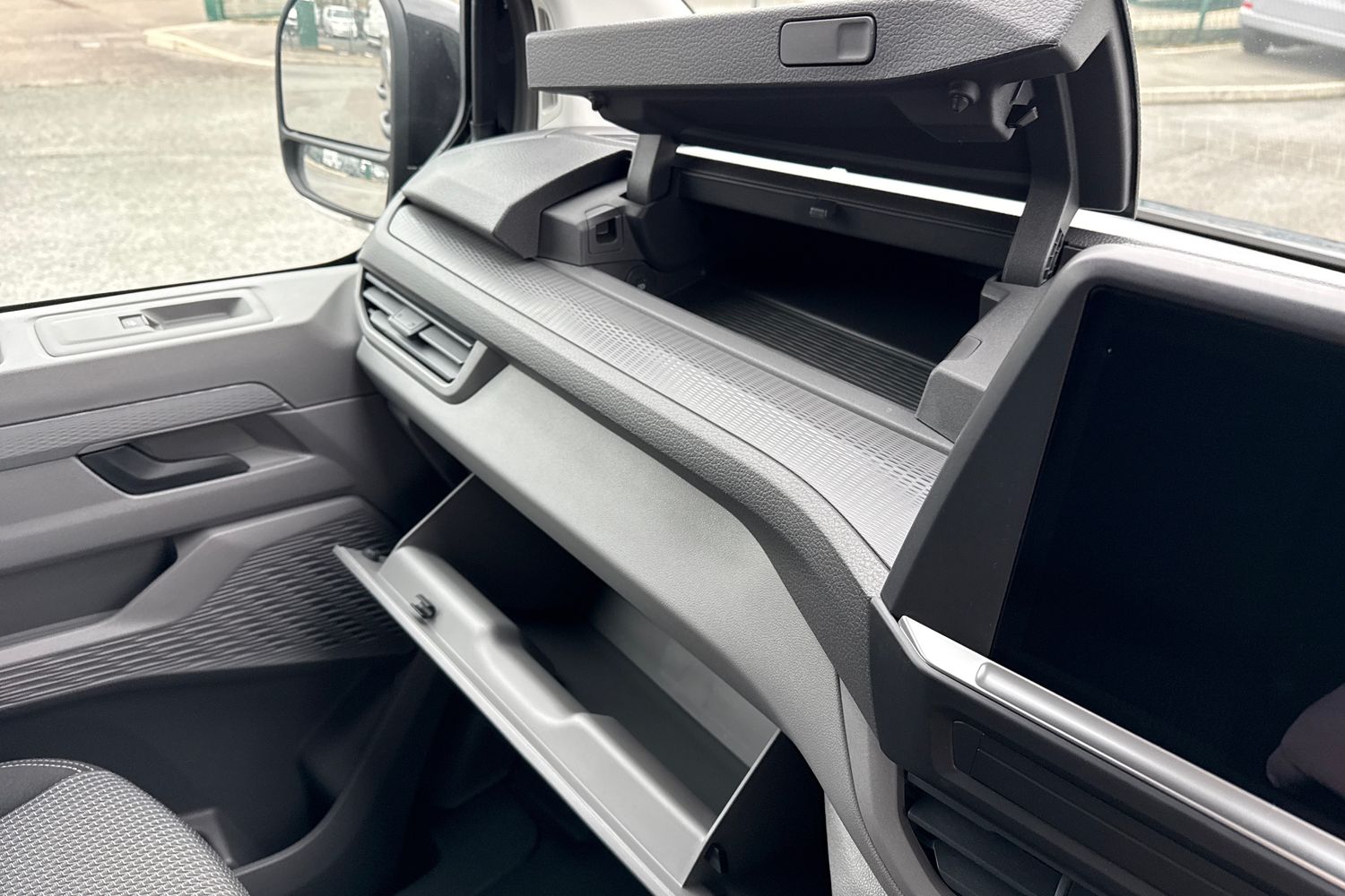 Used Volkswagen Transporter 2025 for sale - 77052207: Photo 31