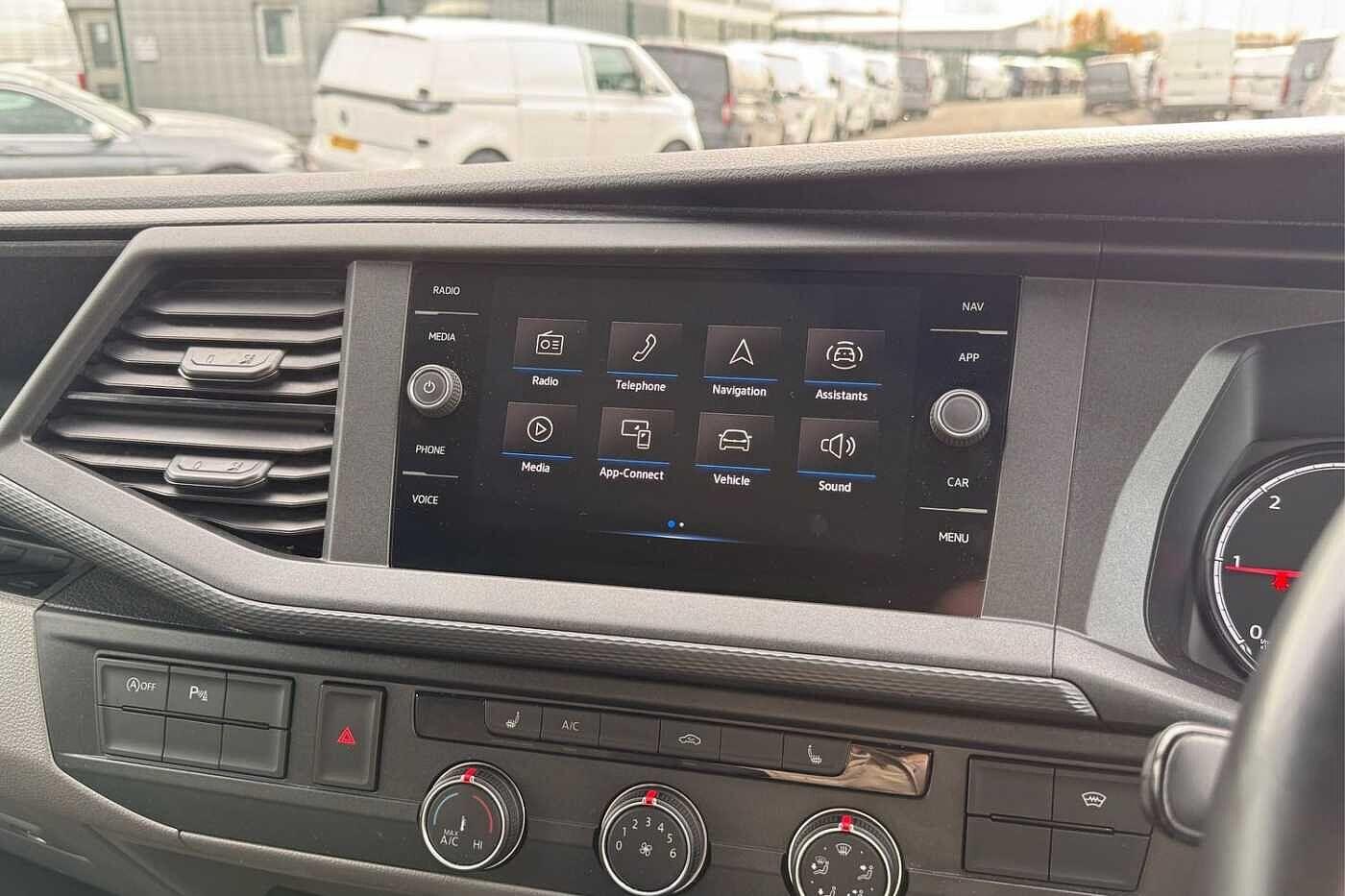 Used Volkswagen Transporter 2024 for sale - 76847887: Photo 11