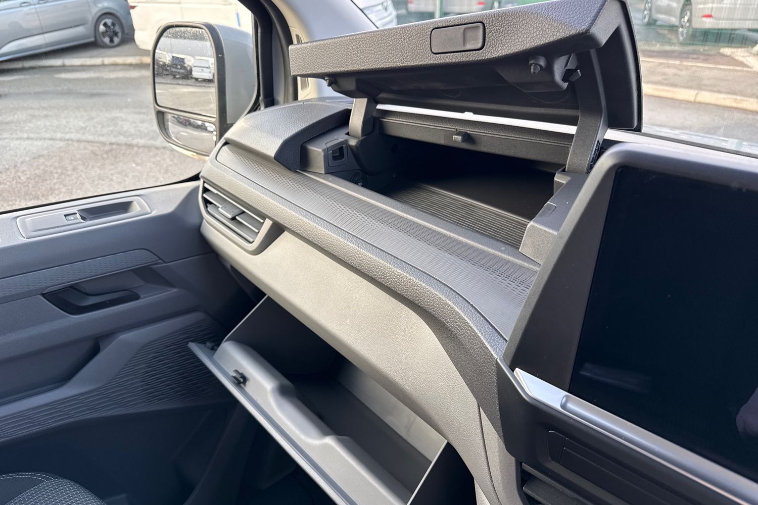 Used Volkswagen Transporter 2025 for sale - 77500764: Photo 34