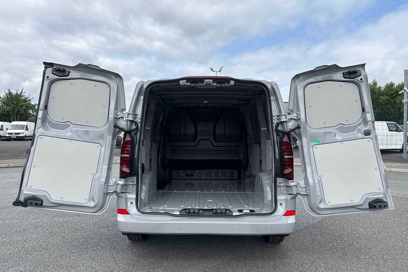 Used Volkswagen Transporter 2025 for sale - 78016327: Photo 9