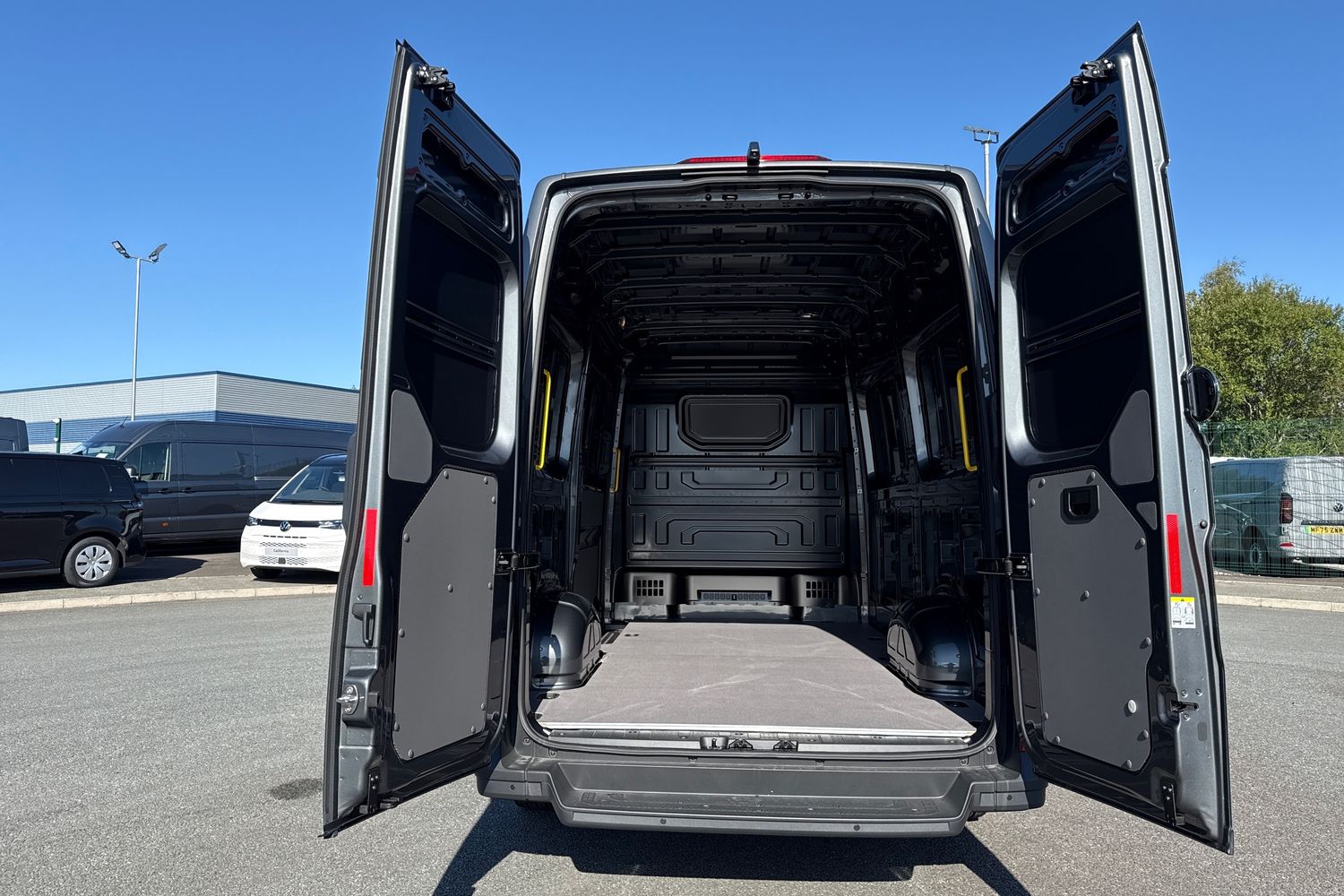Used Volkswagen Crafter 2025 for sale - 76088405: Photo 6