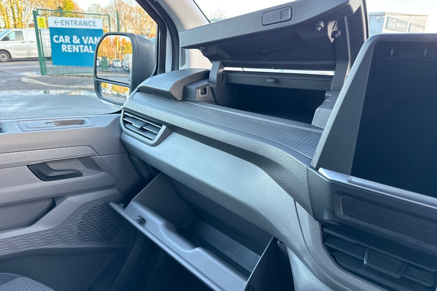 Used Volkswagen Transporter 2025 for sale - 76746361: Photo 32